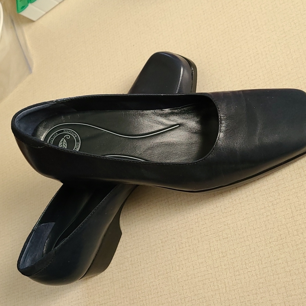Nurture "Pleasant"Leather  Wedge heel, Size 8